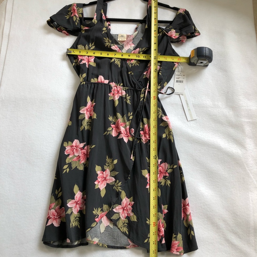 NWTO'Neill Cold Shoulder Wrap Sundress in size Med - Picture 6 of 8